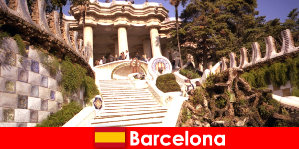 Τα καλύτερα αξιοθέατα και αξιοθέατα για τους τουρίστες στη Βαρκελώνη