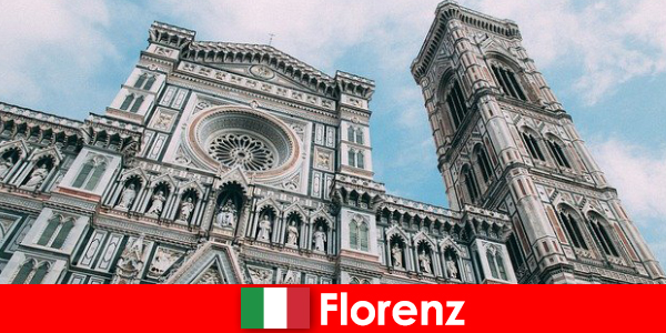 Φλωρεντία με πολλές μεγάλες πόλεις της ιστορίας της τέχνης προσελκύει επισκέπτες από όλο τον κόσμο