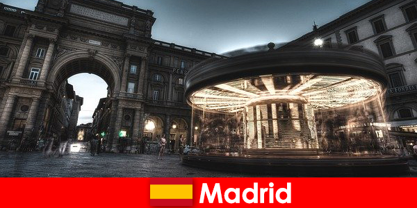Μαδρίτη γνωστή για τις καφετέριες και τους πλανόδιους πωλητές ένα διάλειμμα στην πόλη αξίζει τον κόπο