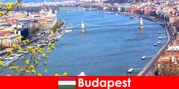 Βουδαπέστη στην Ουγγαρία μια δημοφιλής ταξιδιωτική συμβουλή για διακοπές κολύμβησης και ευεξίας