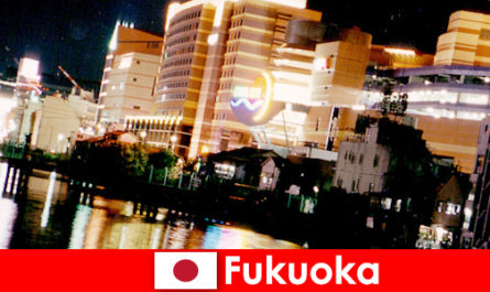 Fukuoka πολλά νυχτερινά κέντρα διασκέδασης, νυχτερινά κέντρα διασκέδασης ή εστιατόρια είναι ένα κορυφαίο σημείο συνάντησης για παραθεριστές