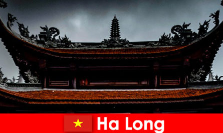 Χα Λονγκ ονομάζεται μια πόλη του πολιτισμού μεταξύ των ξένων