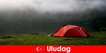 Διακοπές κατασκήνωσης με οικογένεια στα δάση του Uludag Τουρκία