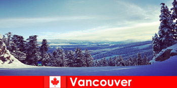 Χειμερινές διακοπές στο Βανκούβερ του Καναδά με διασκέδαση στο σκι για την ταξιδιωτική οικογένεια