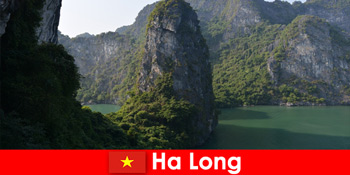 Συναρπαστικές περιηγήσεις και σπηλαιώσεις για παραθεριστές στο Ha Long Vietnam