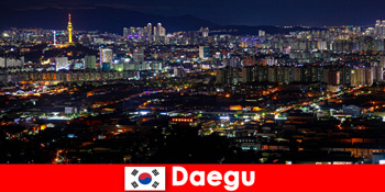 Daegu στη Νότια Κορέα η μεγαλούπολη για την τεχνολογία ως εκπαιδευτικό ταξίδι για τους περιοδεύοντες σπουδαστές