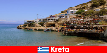 Οι παραθεριστές της Κρήτης βιώνουν την τοπική κουζίνα και τη φύση στην Ελλάδα