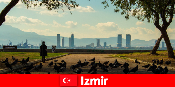 Τουρκική πόλη της Σμύρνης Γνωστή για την ιστορία, τον πολιτισμό και τη φυσική ομορφιά της